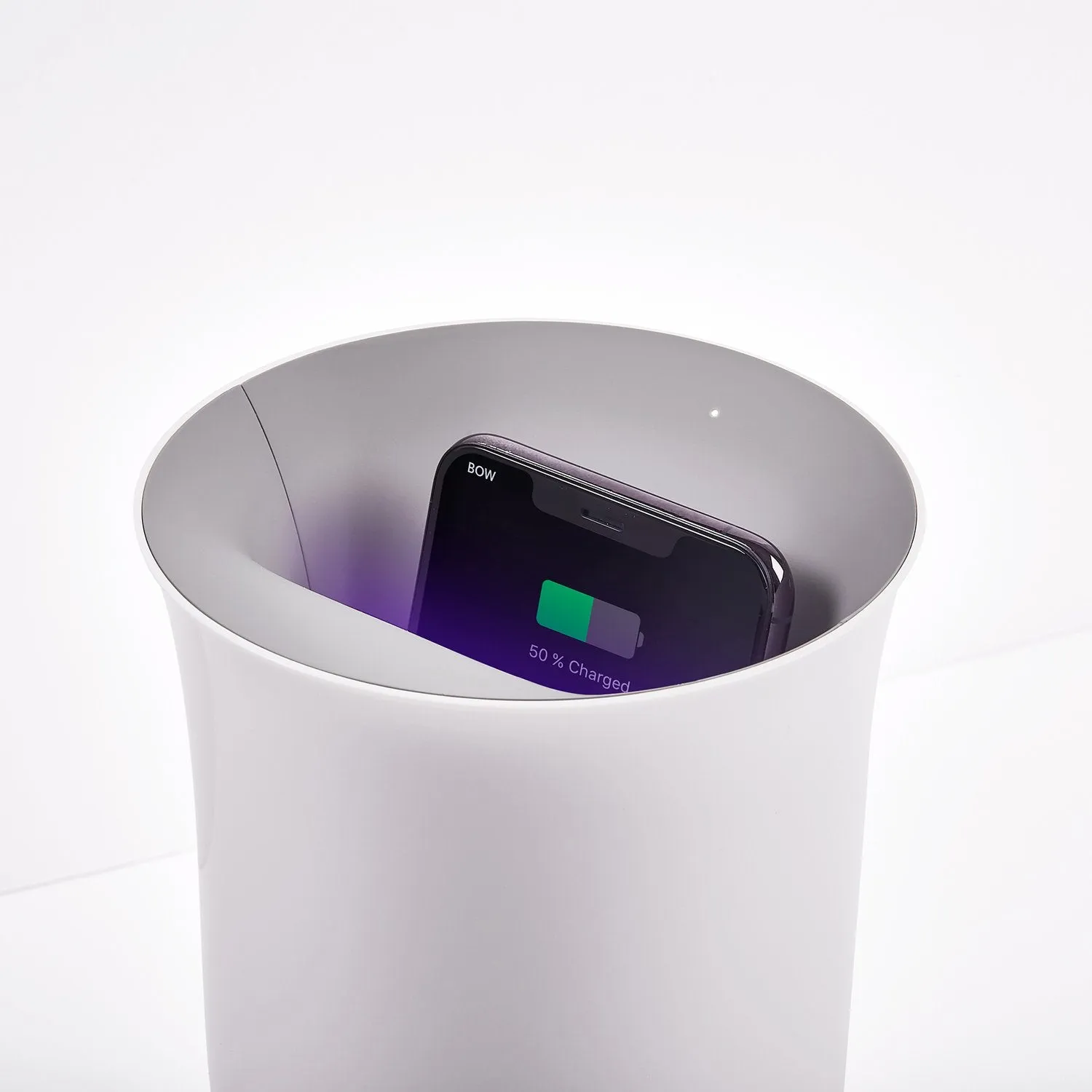 OBLIO - Wireless charging station with built-in UV sanitizer